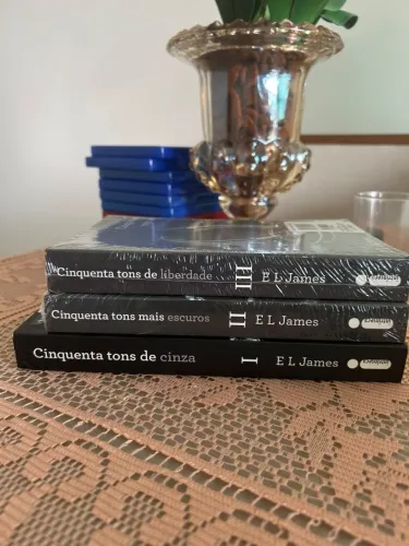 TRILOGIA 50 TONS DE CINZA ? NOVA/LACRADA