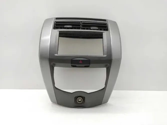 Moldura Central Painel Difusor Ar Nissan Livina 2011