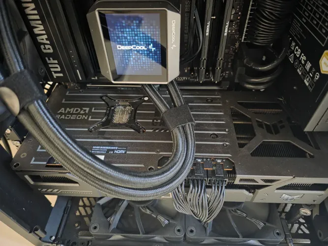ASUS TUF Gaming AMD Radeon RX 9070 XT 16GB
