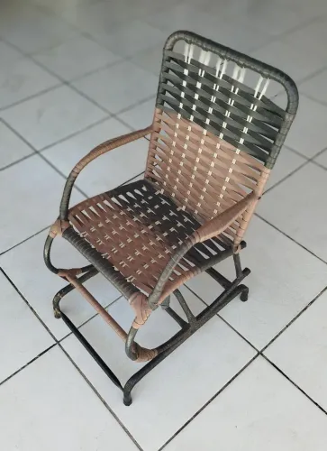 Cadeira de balanço infantil