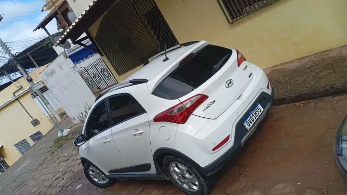 Hyundai HB20X Premium 1.6 Flex 16V Aut. 2014