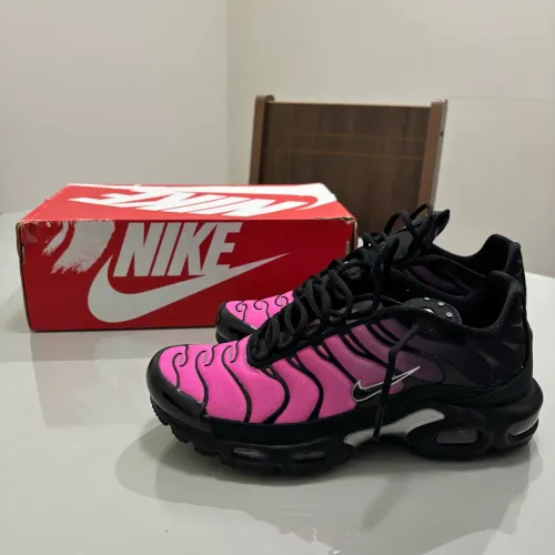 Nike Air Max Plus Tn - Black/Peony-Metallic Silver