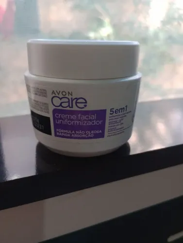 Creme facial uniformizados Avon Care 100g