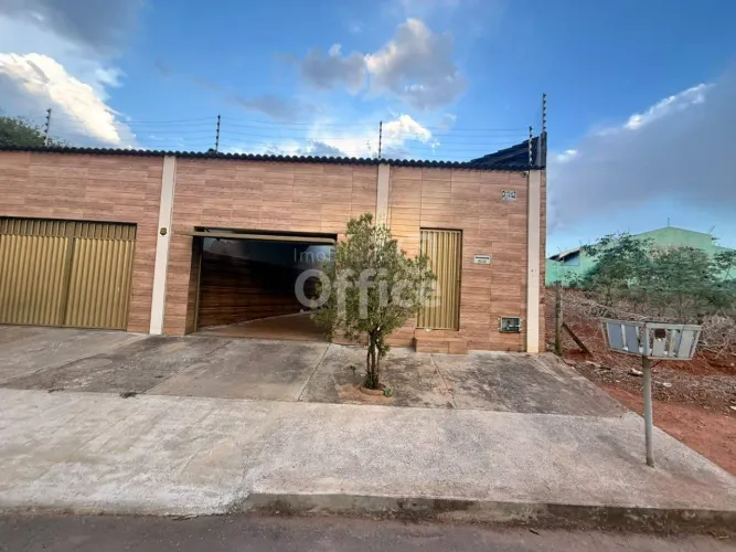 Casa com 3 dormitórios para alugar, 100 m² por R$ 1.000/mês - Residencial Flamboyant - Aná
