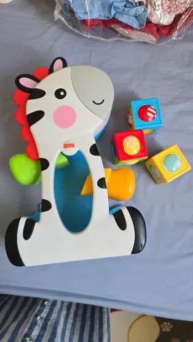 Fisher-Price Brinquedo para Bebês Zebra Blocos Surpresa
