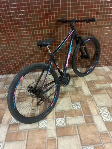 Bike. Aro 20 semi nova