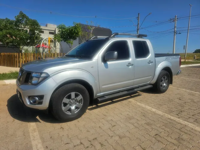 Nissan Frontier SV AT. CD 4X4 2.5 TB Dies. Aut. 2016