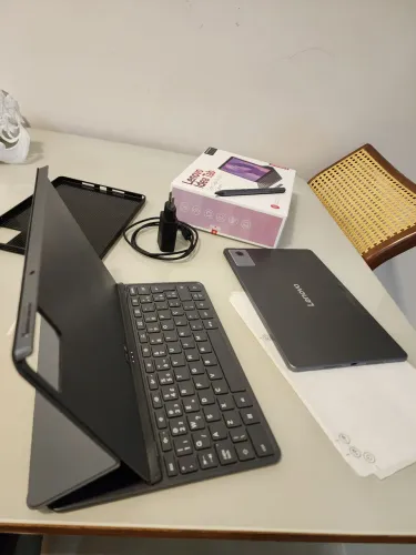 Tablet lenovo idea tab 8G RAM 256Gigas, com capa de silicone extra e película Gel fosca.