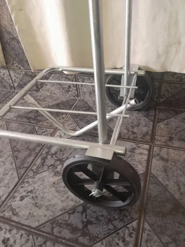 Carrinho de carga novinho