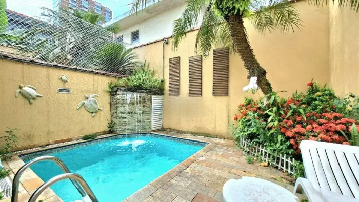 Sobreposta Baixa à Venda no Campo Grande em Santos com 3 Suítes, Piscina, Churrasqueira e 