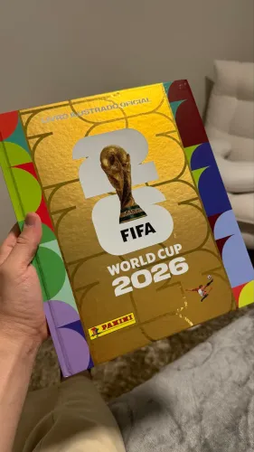 Álbum da copa completo com as 994 figurinhas + porta figurinhas + repetidas