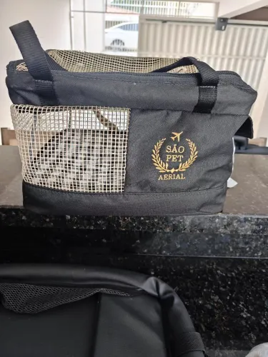 Bolsa transporte cães e gatos. Tamanho: 40x28x25cm.