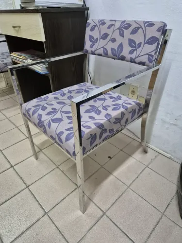 Par de Poltronas com estrutura de inox