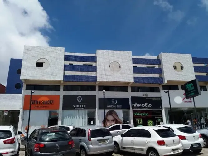 Aluga-se Loja em Capim Macio.