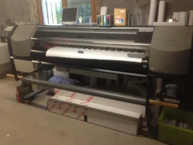 Plotter Impressora Grande 1,60mts de Solvente de Banners, Adesivos, Perfurados Marca HP