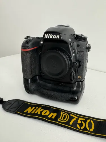 Câmera Nikon D750