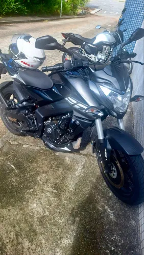 Bajaj dominar 200