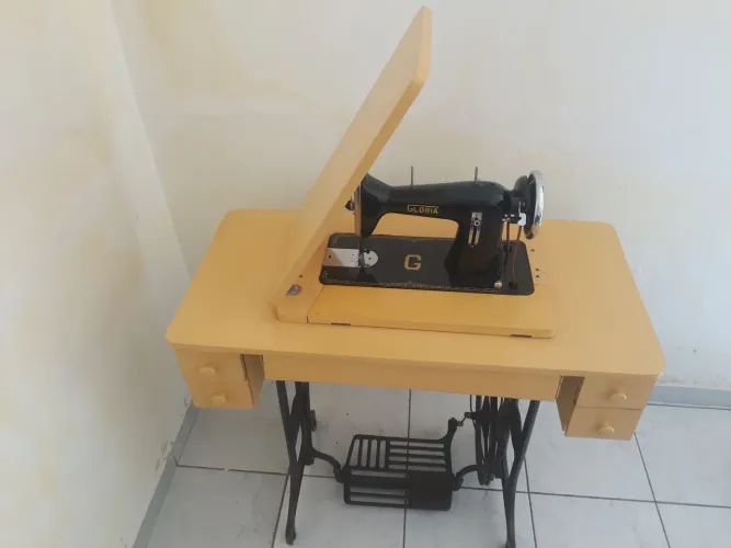 Máquina de de costura antiga