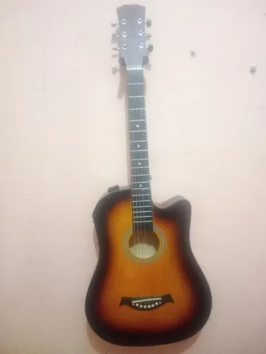 Violão semi-profissional