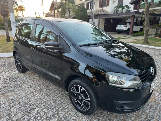 Volkswagen Fox Selecao 1.0 Total Flex 8V 5P 2014