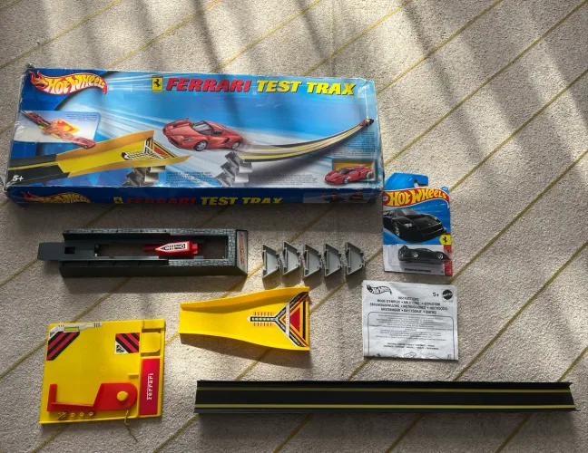 Pista Hot Wheels Ferrari Test Trax