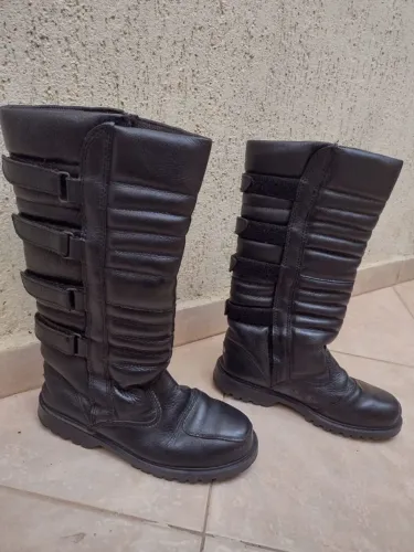 Bota de couro para motociclista