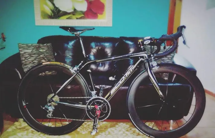 Bicicleta speed Scott CR1 toda de carbono