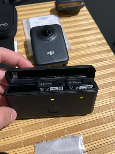 Câmera DJI Osmo 360 + kit Adventure
