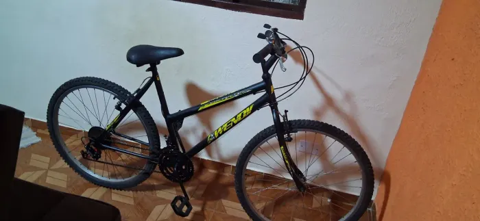 Bike aro 26,  18 marchas e com algumas peças novas para quem quer beleza e conforto!