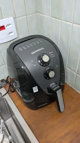 Fritadeira sem óleo air fryer 4L Mondial 1500W AFN-40-BFT preto 127v