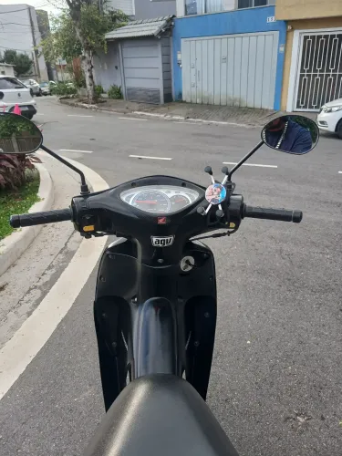 Biz, zerado de garagem!