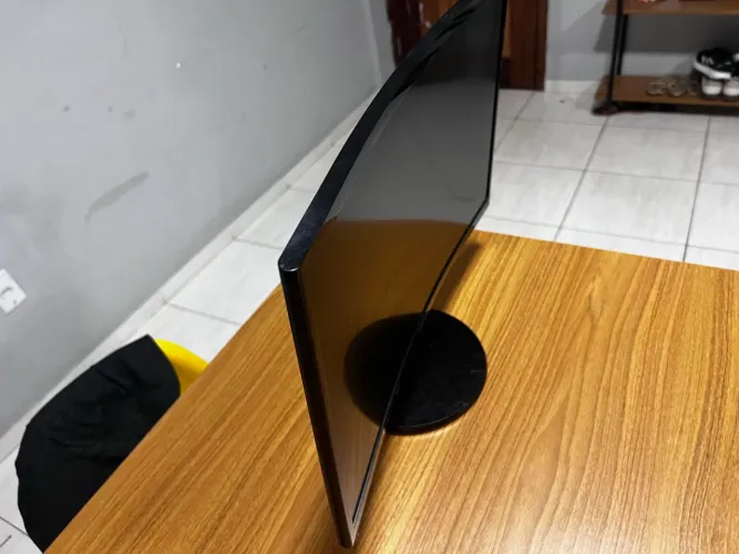 Monitor curvo 24