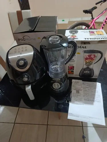 Liquidificador mais Airfryer zero, nunca foi usado com nota fiscal..