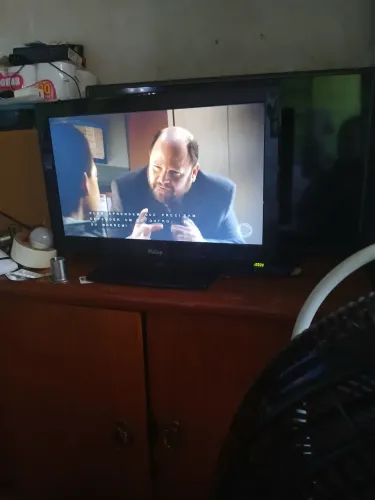 Tv 28 polegadas funcionando não é smart
