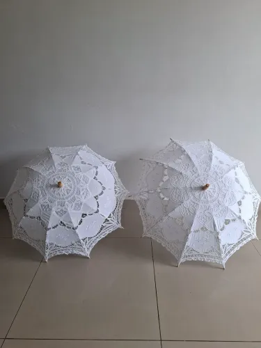 2 Sombrinhas em renda branca 69cm