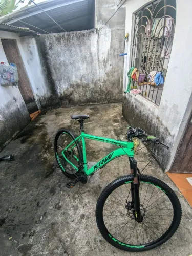 Bicicleta aro 29 semi-nova