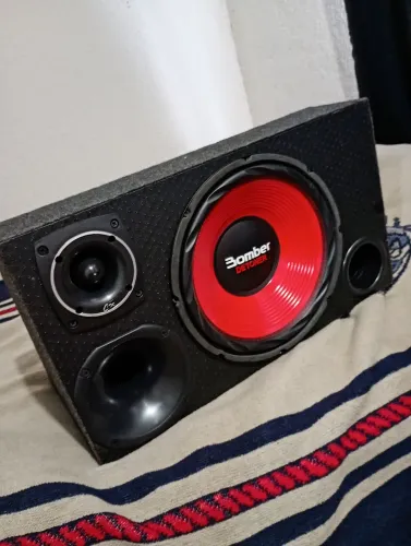 Box com Sub de 12" uma corneta um tweeter novos, sem uso