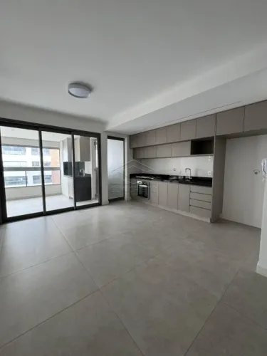 Lindo apartamento completo em armários no CITY TOWERS TWO!