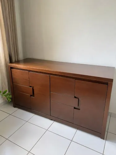 Buffet de madeira