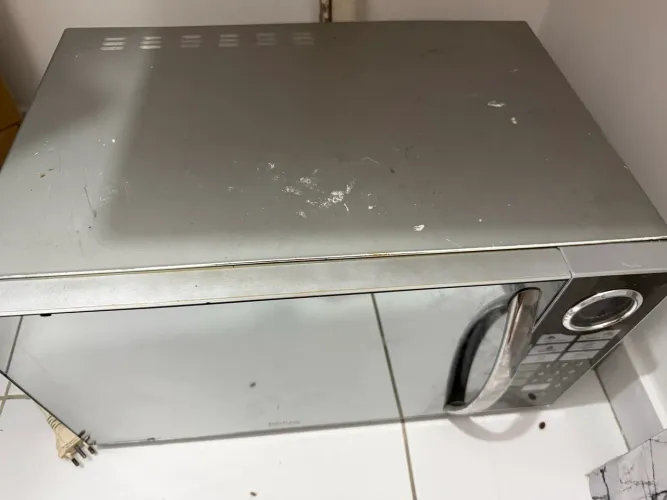 Microondas 33 litros, usado