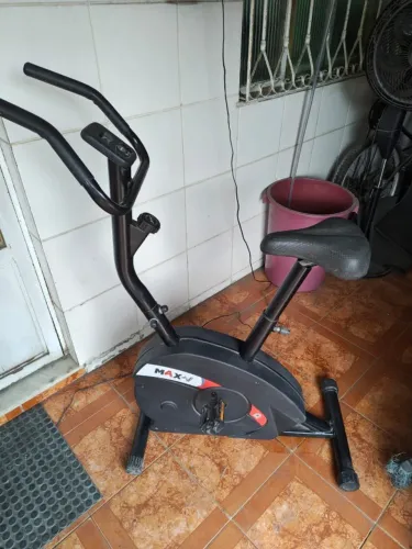 Bicicleta ergométrica Dream Fitness MAX V Pouco Uso.