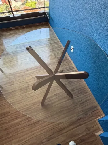 Mesa Tampo De Vidro Com 4 Cadeiras Estofadas