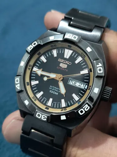 Seiko 5 Sport 4r36
