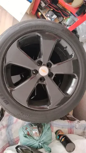 Rodas aro 17, com 4 pneus meia vida 