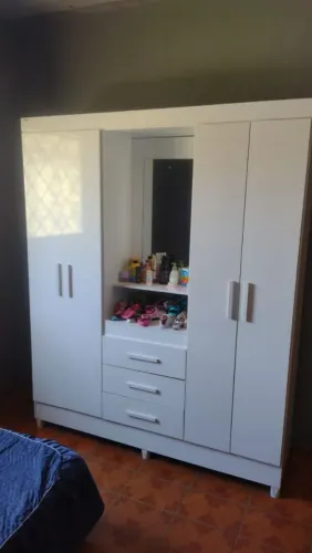 Vendo um cama box casal um guarda roupa casal um guarda roupa solteiro