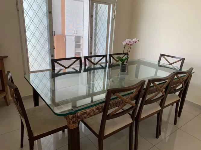 Mesa colonial clássica de vidro