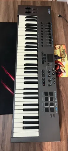 Teclado controlador Nektar Impact LX 61