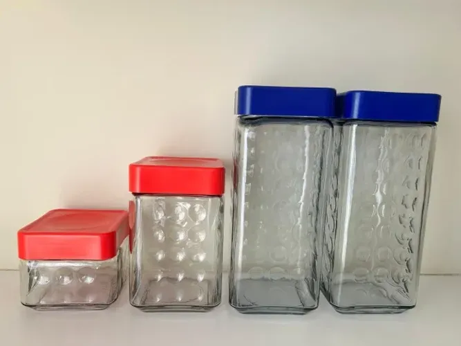Kit com 4 potes de vidro para mantimentos