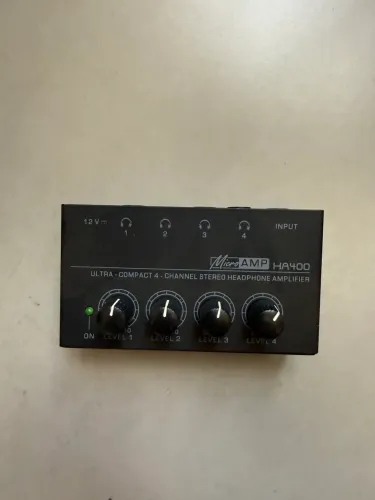 Podcast - Behringer MicroAMP HA400 - Amplificador de Fones 4 Canais