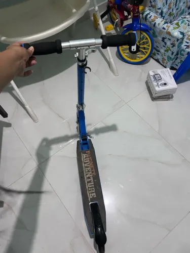 Patinete Patinventure Dobrável Azul - Rodas Grandes e Guidão Ajustável